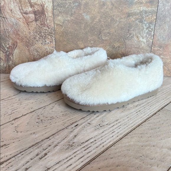 UGG CLASSIC COZY BOOTIE NATURAL SHEEPSKIN ANKLE SUGAR SOLE SLIPPER SIZE 7 WOMEN - Picture 3 of 13